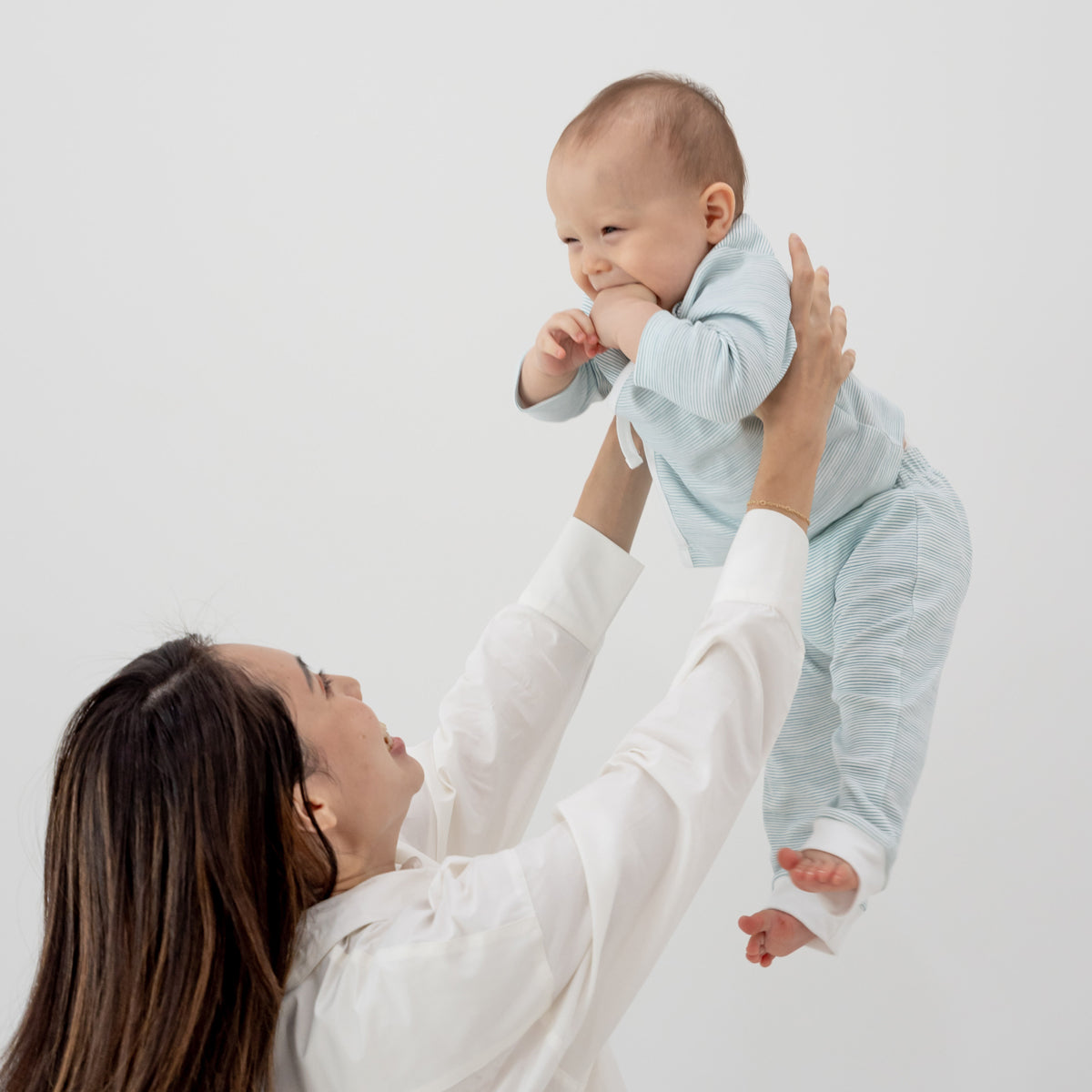 Baby Organic Long Sleeves Kimono Top in Blue Stripes by Le Petit Society — image 7