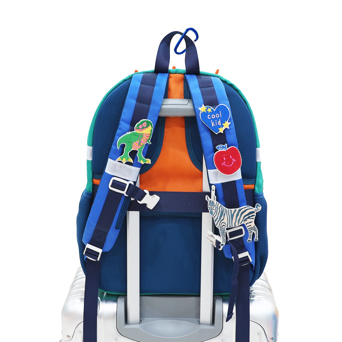 The LPS kids single pocket school bag with velcro patches on customisable shoulder straps. 