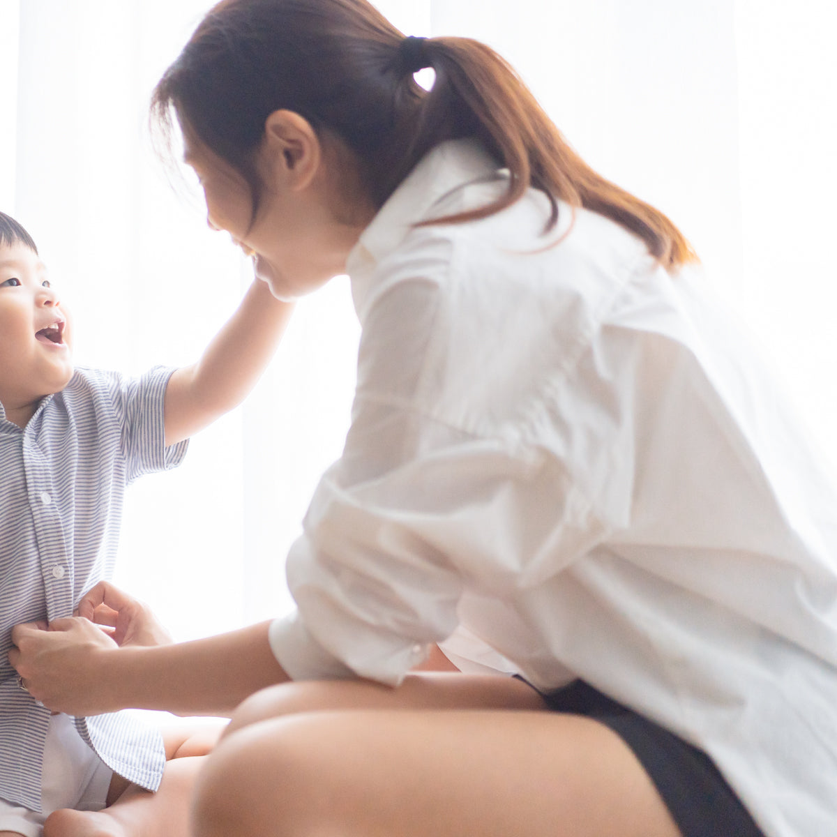 Mama & Mini in Ladies Cotton White Shirt by Le Petit Society — image 10