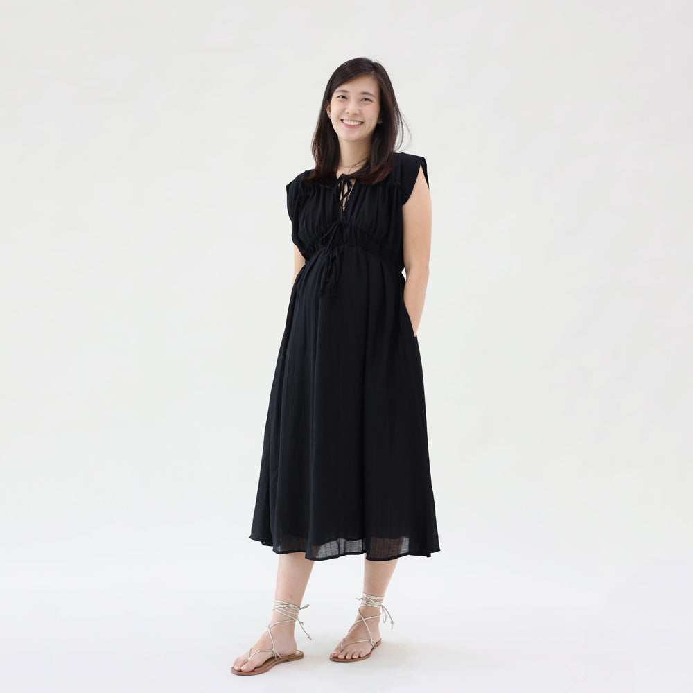 Le Petit Society x Ohhdivine - Ladies Ruched Dress in Black (Nursing-Friendly) — image 3