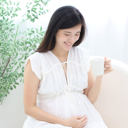 Le Petit Society x Ohhdivine - Ladies Ruched Dress in White (Nursing-Friendly) — image 6