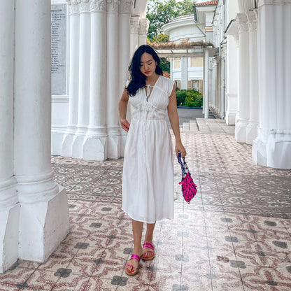 Le Petit Society x Ohhdivine - Ladies Ruched Dress in White (Nursing-Friendly) — image 3