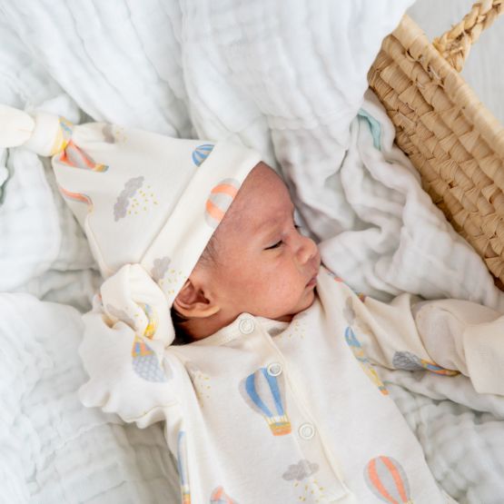 Baby Organic Knotted Hat in Hot Air Balloon Print