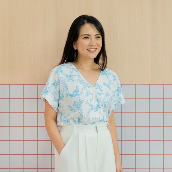 Heritage Series - Ladies Blouse in Floral Porcelain Print 