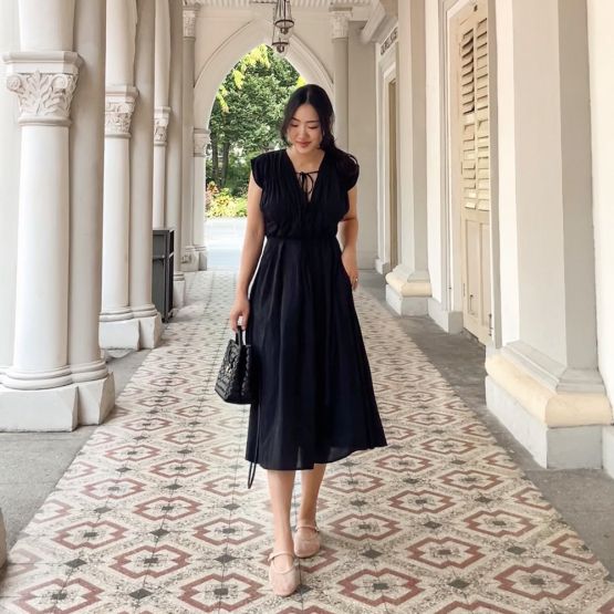 Le Petit Society x Ohhdivine - Ladies Ruched Dress in Black (Nursing-Friendly)