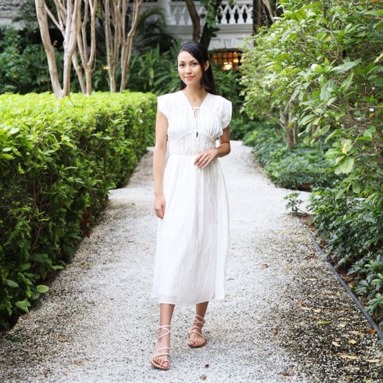 Le Petit Society x Ohhdivine - Ladies Ruched Dress in White (Nursing-Friendly)