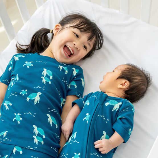 Kids Short Sleeves Organic Pyjamas Set in Turtle Print