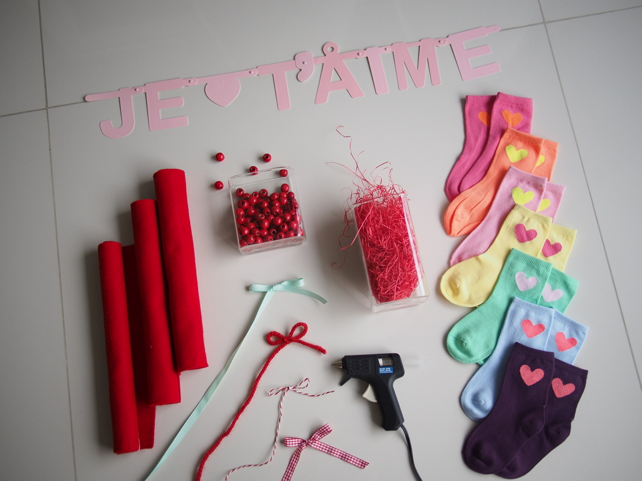 DIY :: No Sew Valentine's Bag Tutorial